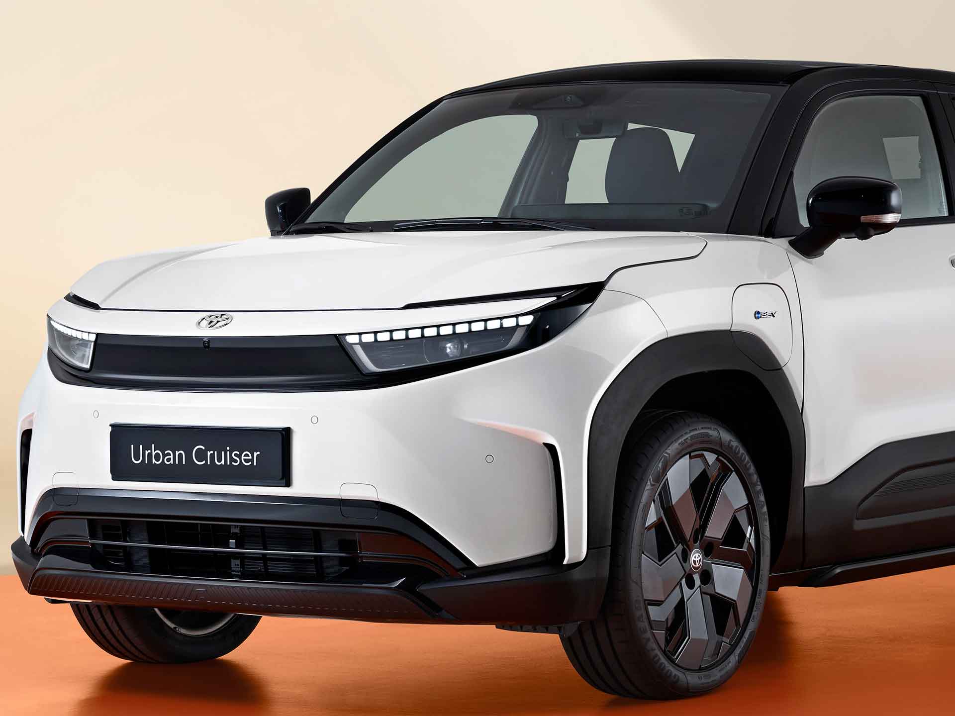 ȥ西Хåƥ꡼EVΥѥSUV֥Х󥯥롼פԾŸͽǡ2025ǯΥ֥å⡼硼ǰ̸ء