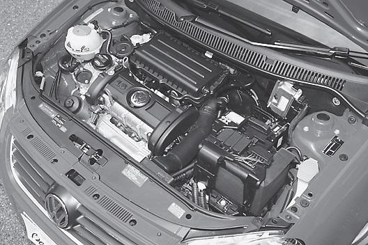 1.6Lオールアルミエンジンは日本初採用。これに6ATが組み合わされることで動力性能だけでなく燃費性能にも効果を発揮