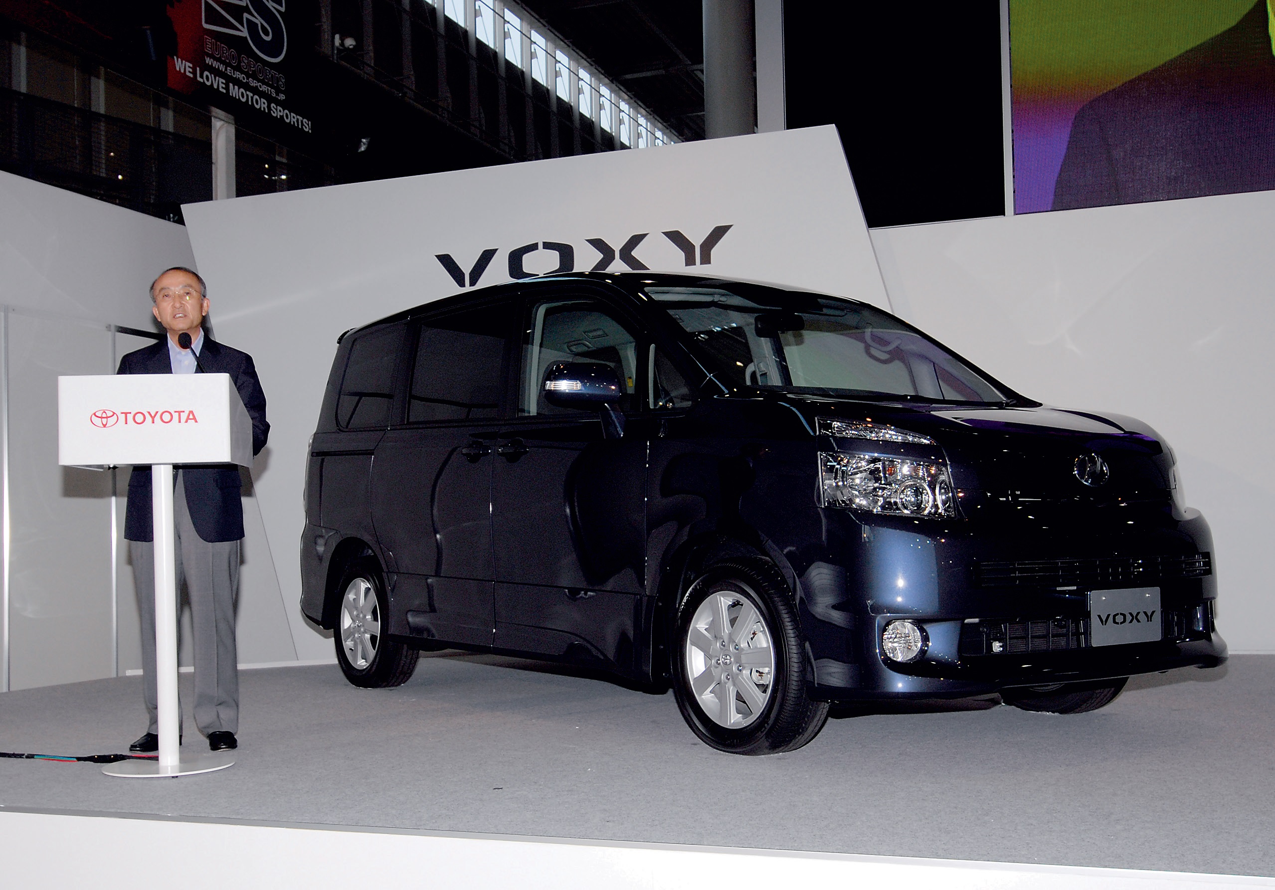 保有台数66万台超の大ヒット車　販売目標合わせて10000台　トヨタの新・方舟発進（ノア／ヴォクシー）