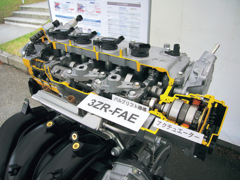これが注目のバルブマチックエンジンだ！！　ノアSi、ヴォクシーZSに搭載される2L、直4のバルブマチックエンジンは、最高出力158馬力、最大トルク20.0kgmを発揮する