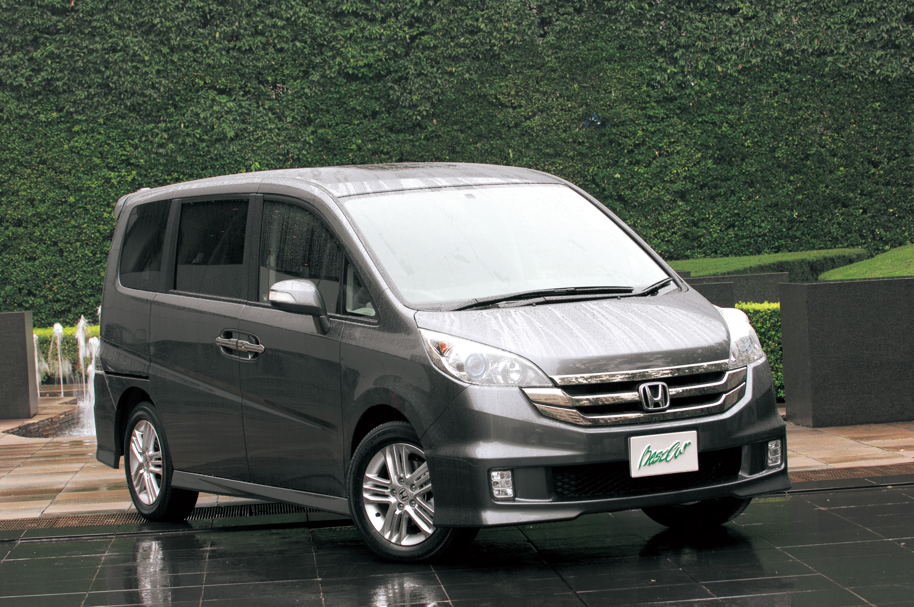 ホンダ ステップワゴン化粧直しでリフレッシュ＆『スパーダ』を追加設定