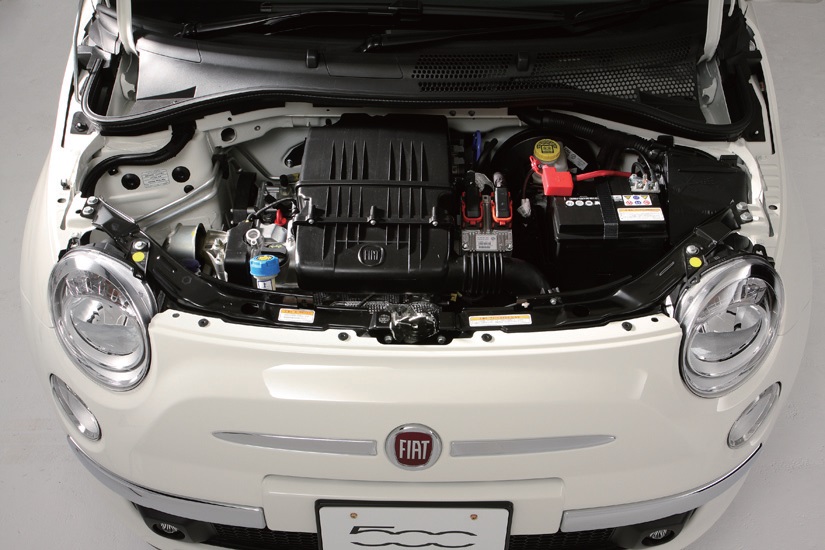 エンジンは1.2L、直4、69ps/10.4kgmミッションは5速2ペダルMTのデュアロジック 1.2Lは69ps/10.4kgmの直4SOHC。5月頃に上陸予定の1.4L直4は100ps/13.4kgmのデュアロジック
