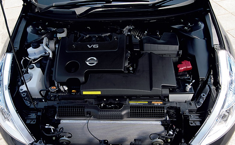 2.5L、V6 DOHC:2WDは先代の2.3L直4から185ps/23.7kgmの新型2.5L直6、4WDは先代より7psアップの167ps/24.5kgmの2.5L直4を搭載。