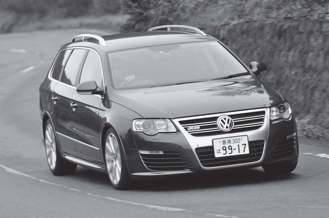 299psの3.6L V6を搭載! VW市販車最速のワゴン パサートヴァリアントR36