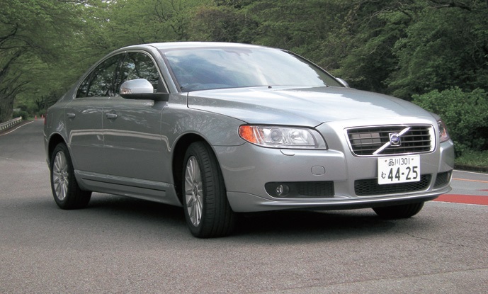 こちら、S80の特別仕様車。追突軽減ブレーキなどを標準装備する。価格は579万円