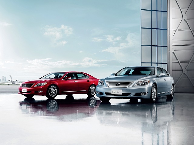 ユーザーのニーズに合わせ進化を続ける世界最高峰サルーン　レクサスLS