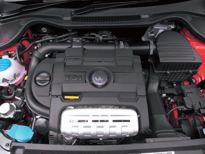 1.4L直4ツインチャージャーエンジンは179ps。10・15モード燃費は16.6km/L