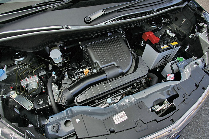 エンジンは新型スイフトと同じ、1.2L、直4DOHC(K12B型)を採用。91ps/12.0kgmを発揮する。これに副変速機付きCVTが組み合わされる
