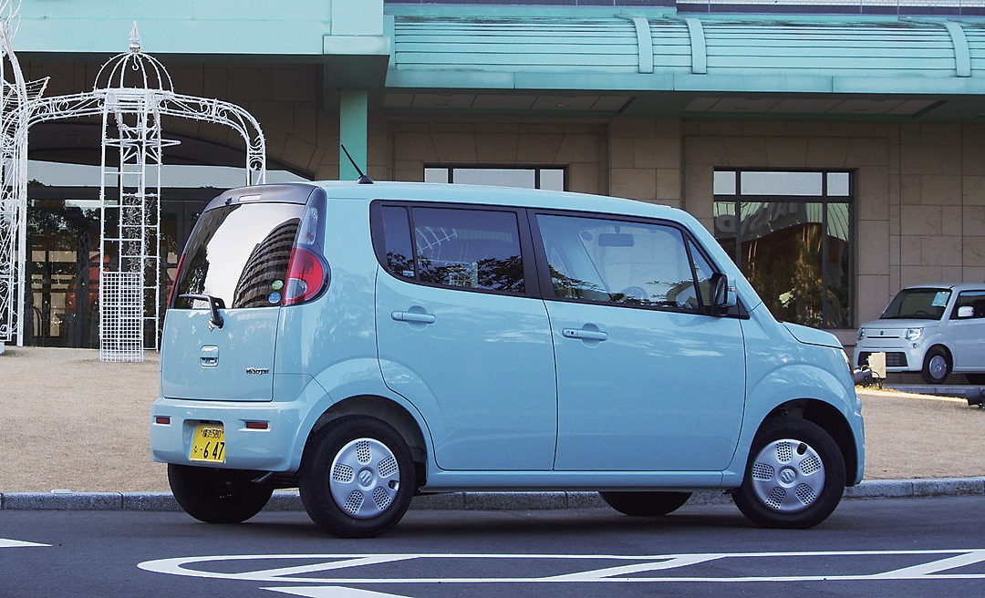 フロント、リアともに若者向けの大胆なデザイン。ボディカラーもパステル系を用意し、スタイリッシュ