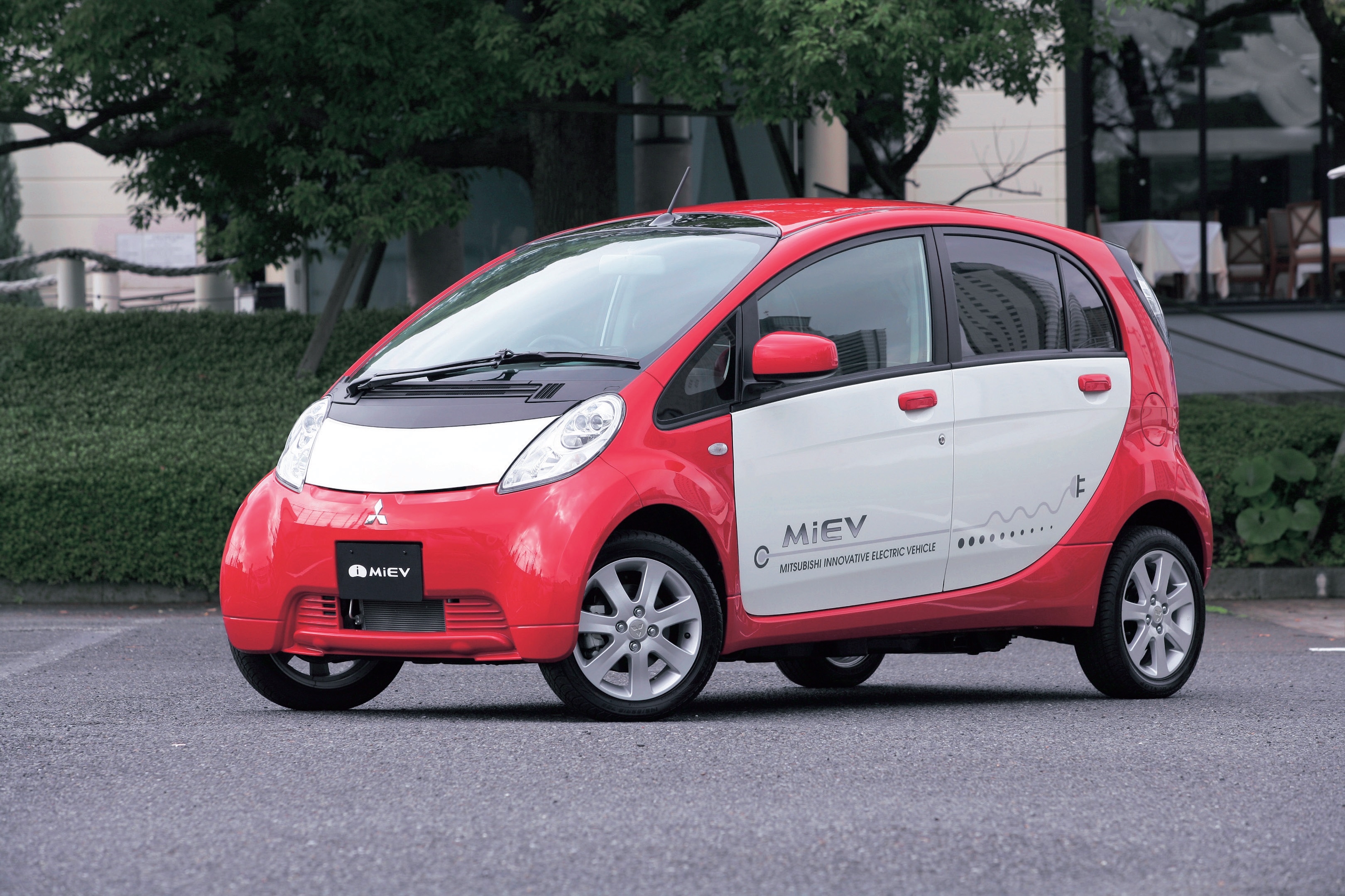 実質1万円仕様追加 巧妙航続距離2割以上アップ 2台のmievエボ 三菱i Miev アイミｰブ Bigマイチェン 中古車 なら グーネット