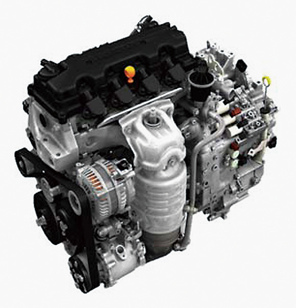 2L直4はクラストップの低燃費15.4km/L ■2L直4i-VTEC 150ps/6200rpm 19.5kgm/4300rpm 10・15モード燃費/15.4km/L
