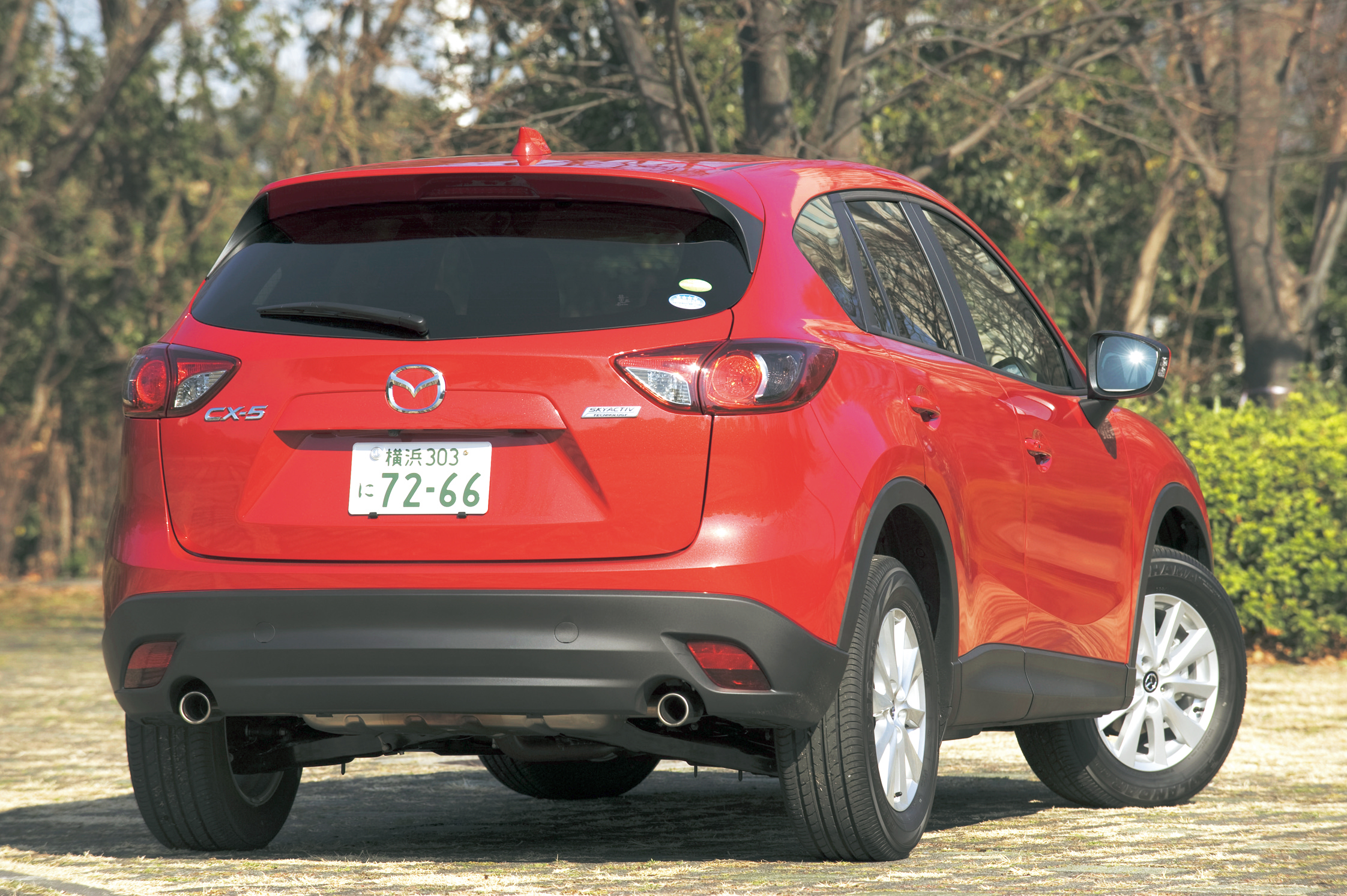 CX-5は全長4540×全幅1840×1705mmのワイド＆ショートフォルム。幅は広いが、ギュッと引き締まった塊感がある。運転していると幅広さは感じない