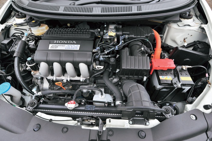 ENGINE-エンジンフィール CR-Z 90点：ジュリエッタは1.4Lターボ、CR-Zは1.5L HV採用