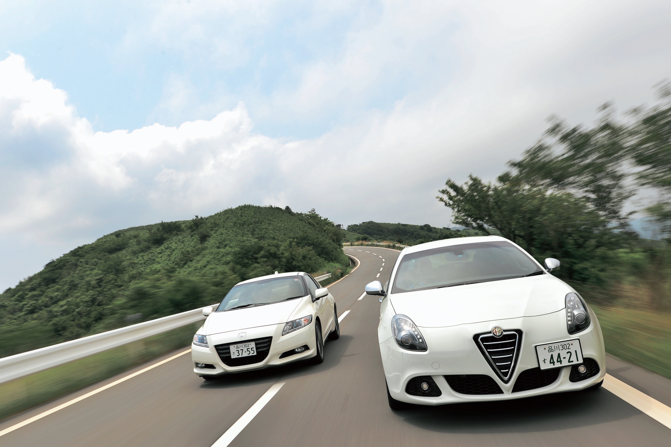 日本のスポーツカーは『名門』を超えたか？　PART3　HONDA CR-Z VS ALFAROMEOジュリエッタ