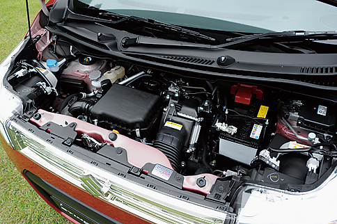 ターボエンジンは64ps/9.7kgmのスペック。JC08モード燃費は25.0~26.8km/Lでこちらもトップ