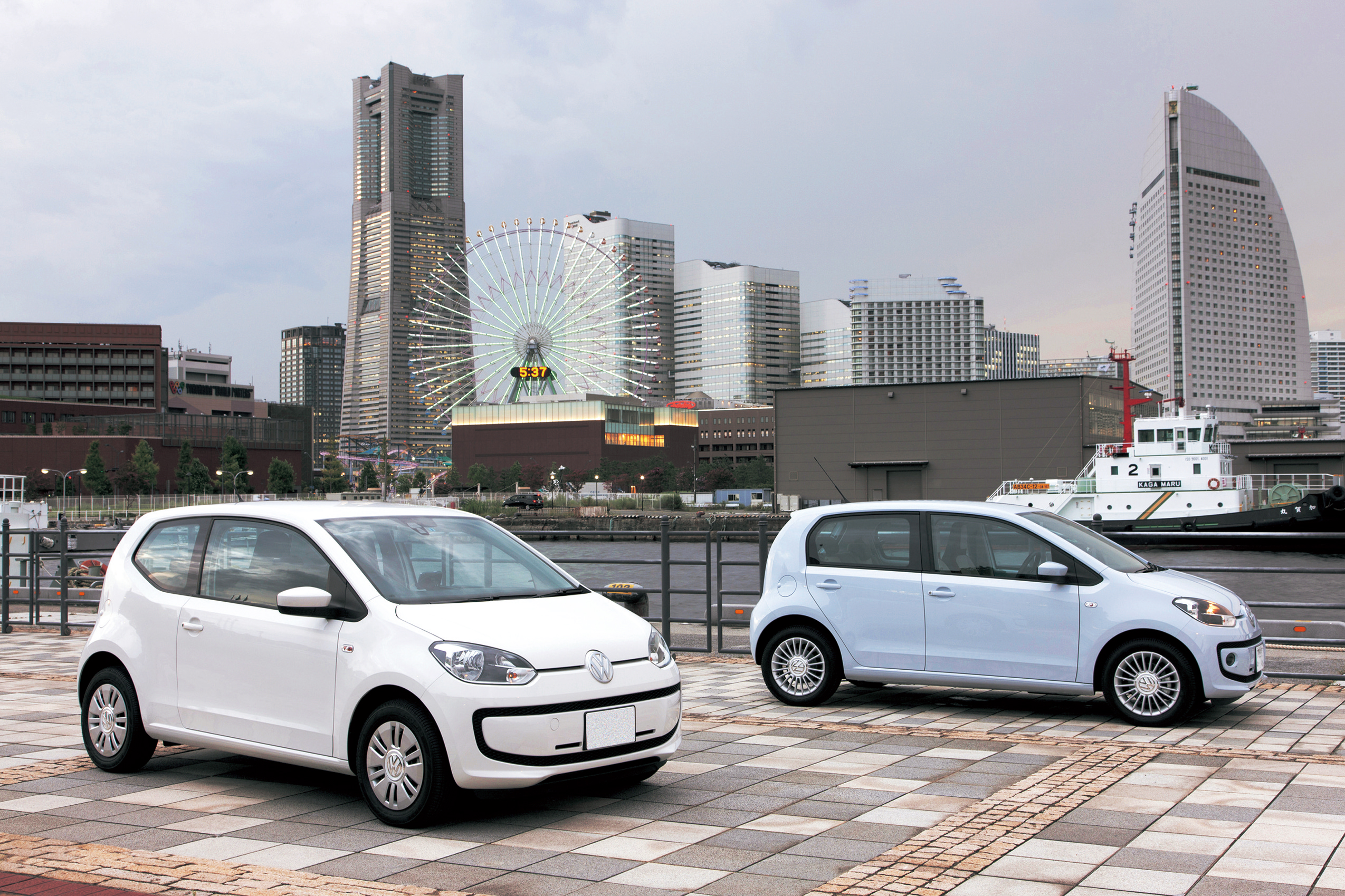 全長3.54mのミニマムなサイズに1クラス上のVW品質ボディサイズ&エンジンは2ドア&4ドアともに共通