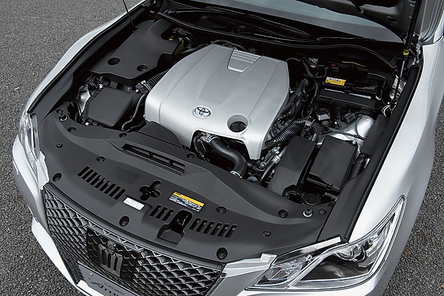 アスリートシリーズのみ設定のあるV6、3.5Lの2GR-FSE型。315ps/38.4kgm