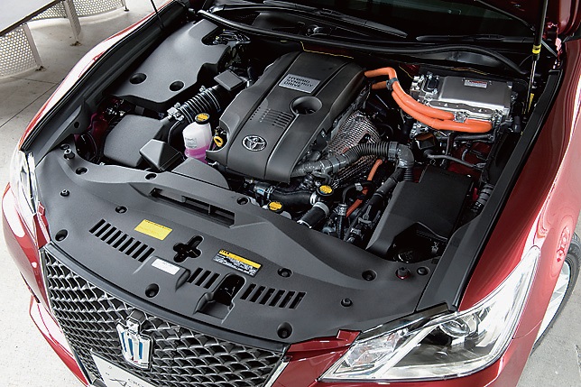 直4、2.5L+モーターのハイブリッド。エンジンは175ps/22.5kgm。2AR-FSE型