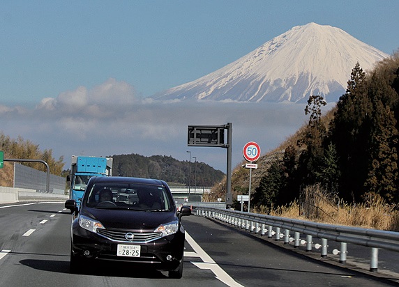 新東名を下る。アクセルを一定にし80km/hのアベレージで巡行する。思いのほか疲れを感じなかった
