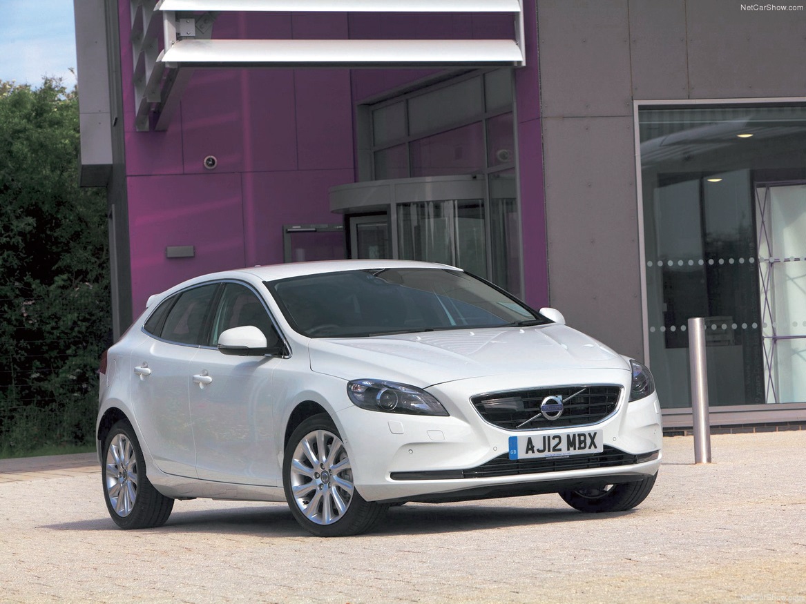 VOLVO V40