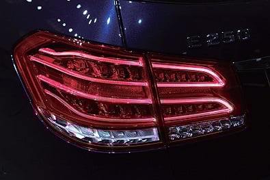 このくらい大胆なデザイン処理を日本車もしてほしい。リアコンビもLEDを採用