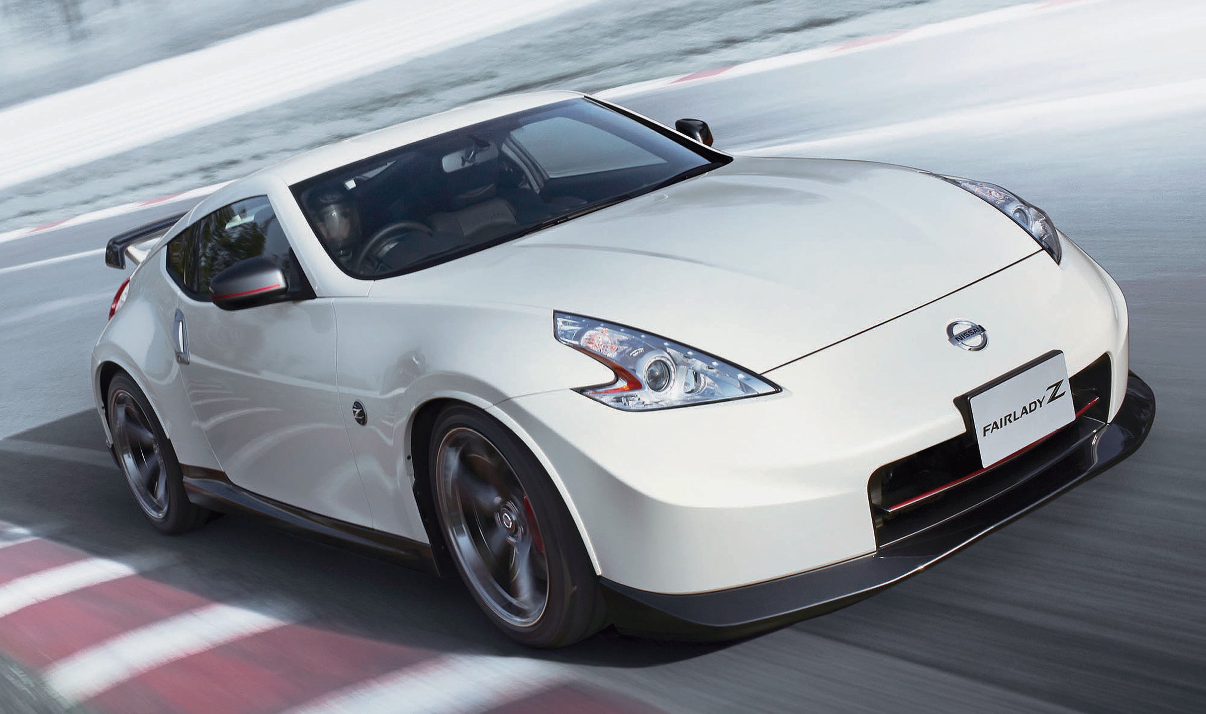 よりスポーティ感を増したフェアレディZ NISMO