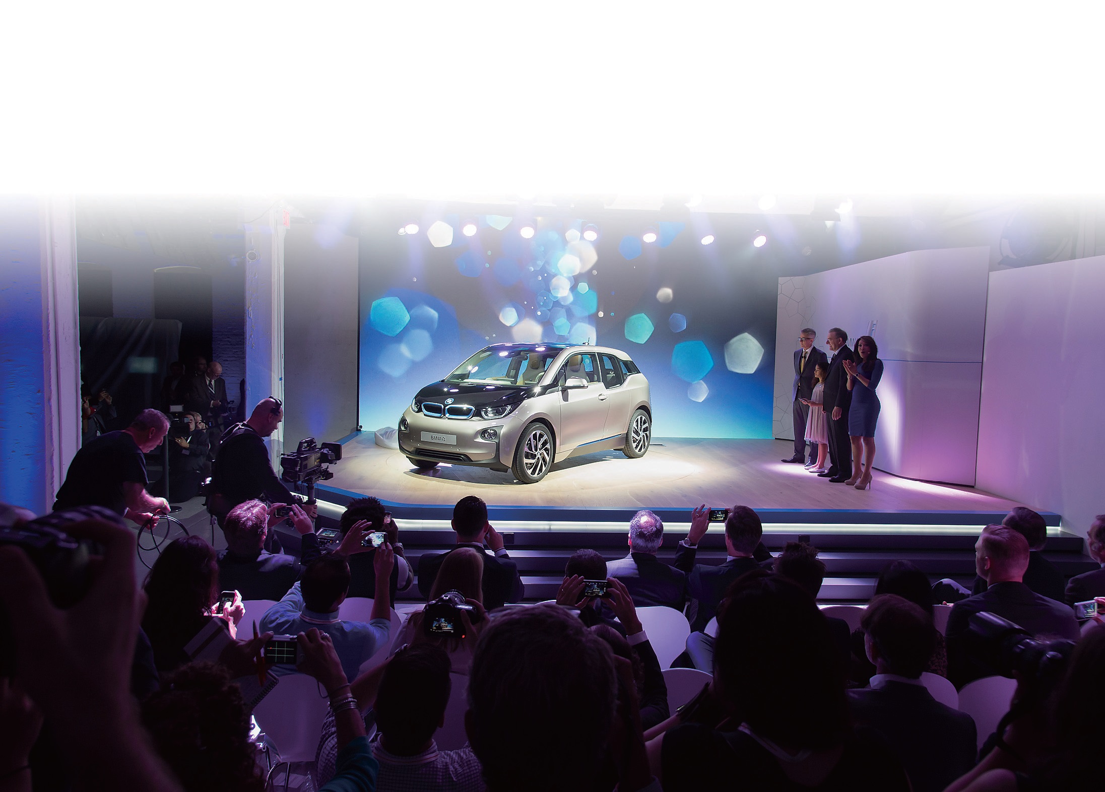 ニューヨーク、ロンドン、北京、同時発表コンセプトカーそのままで誕生BMW i3