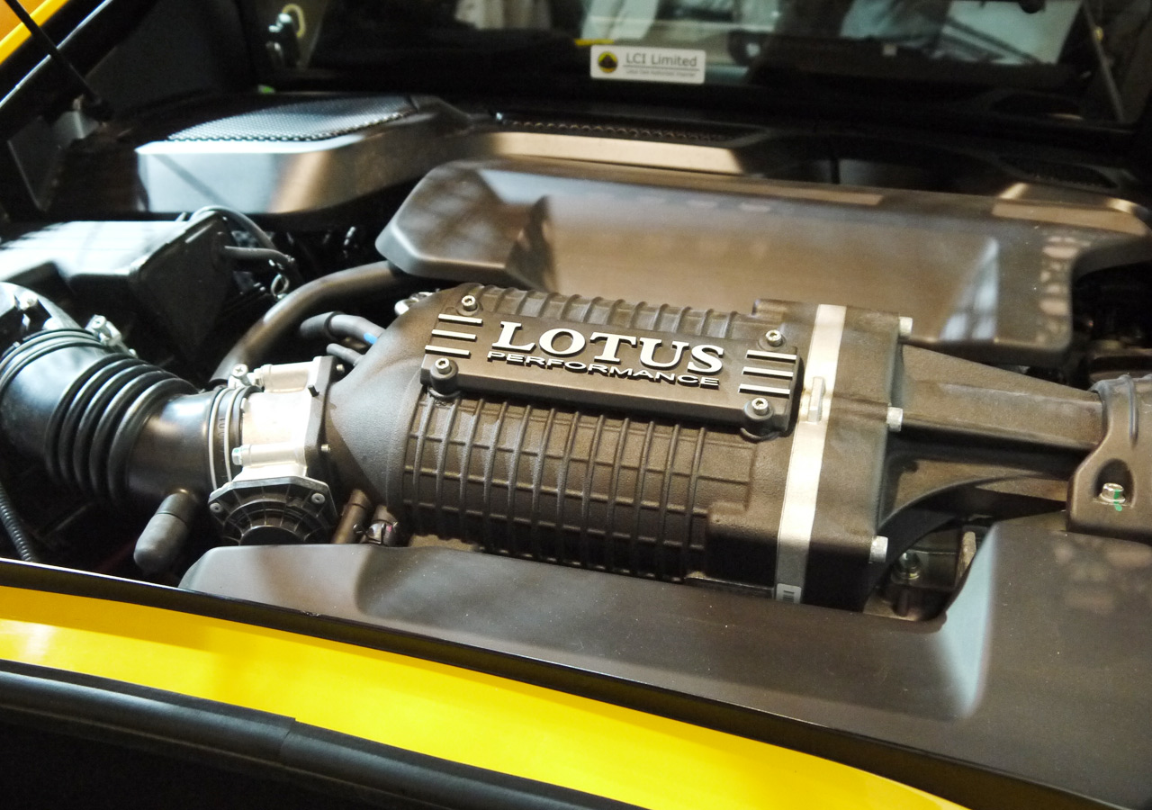 350psのトヨタ製3.5L V6+スーパーチャージャーと1180kgの軽量ボディ!