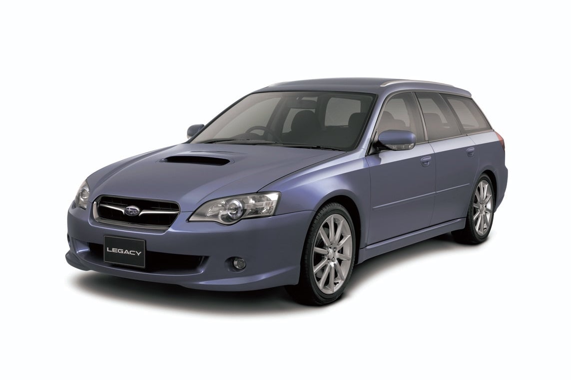 ●4代目レガシィ前期型(2003~2006年):全幅1730mmと歴代レガシィ初の3ナンバー車となった。質感を大幅に高めた内外装とAT5速化によってプレミアム性を向上させた高評価モデルだ