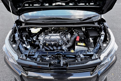 1797cc、直4DOHC+モーター、最高出力99ps/5200rpm、最大トルク14.5kgm/4000rpm