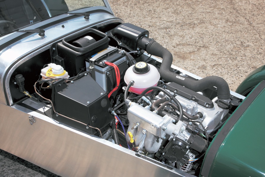 エンジンはジムニーにも搭載される658cc、直3DOHCターボエンジンを搭載するが最高出力は80psにアップ！！
