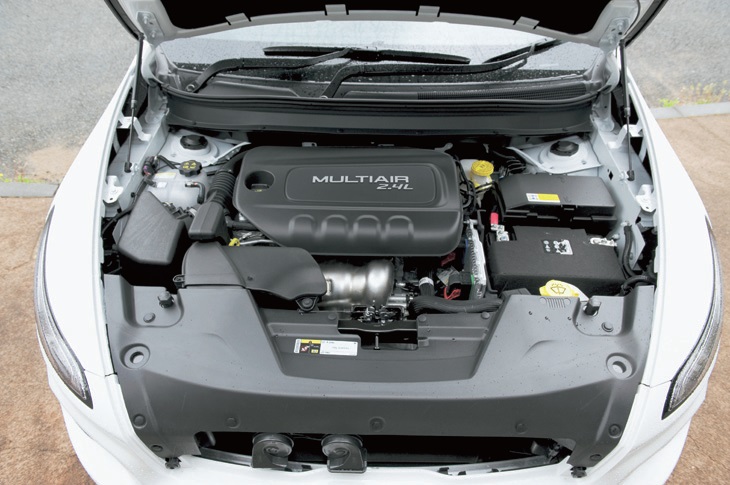 FFのロンジチュードに採用される直4 、2.4Lエンジンはタイガーシャークと呼ばれるフィアットのエンジン
