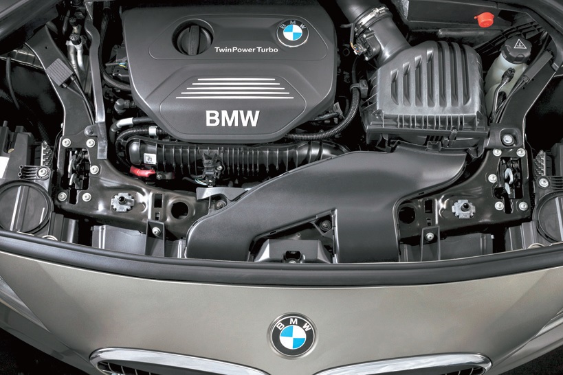1.5L、直3 直噴ターボはi8にも搭載されているエンジンで、パワーと燃費を両立している