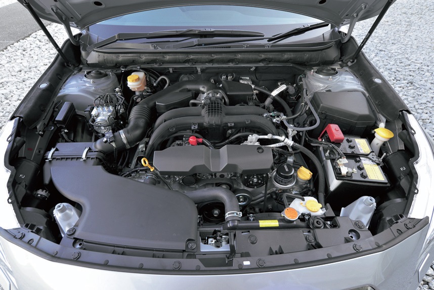 先代B4に用意されていた2L直噴ターボDITは廃止され、175ps/24.0kgmを発生するレギュラーガソリン仕様のFB25型2.5Lフラット4のみ