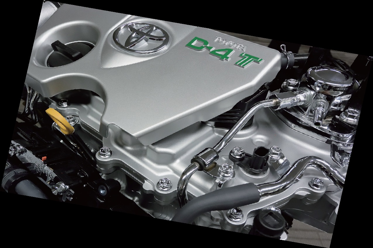 非常にコンパクトな4気筒エンジン。ターボやインタークーラーを含めた重量は114kg