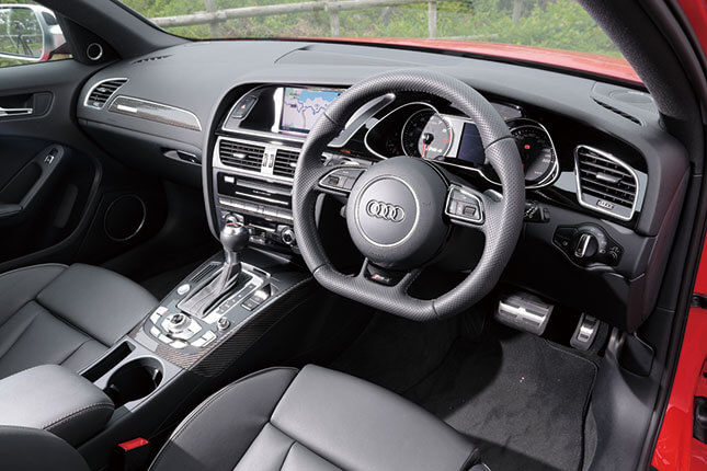 アウディ RS4 先代