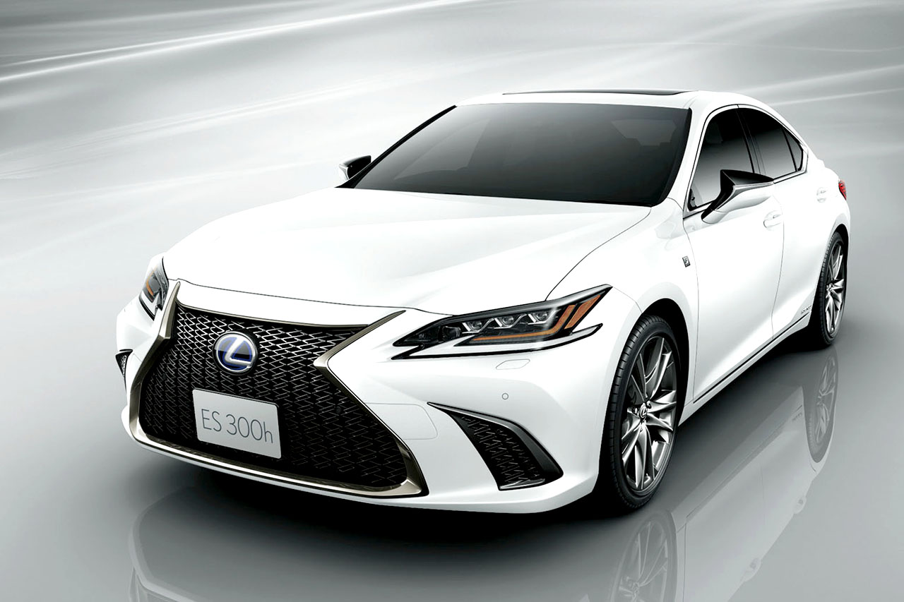 Lexus Es Vs Toyota カムリをガチ比較して見えてくるトヨタのプレミアム 中古車なら グーネット