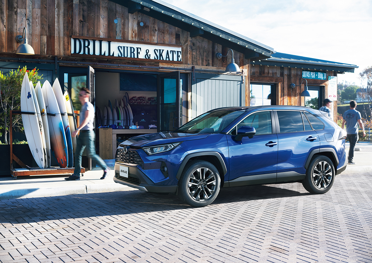 トヨタ、新型RAV4を発売 新4WDシステム「ダイナミックトルクベクタリングAWD」を世界初採用