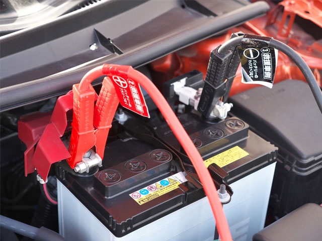 車のバッテリー上りの原因や対処法は バッテリー寿命や交換時期 メンテナンス方法を解説 車検や修理の情報満載グーネットピット