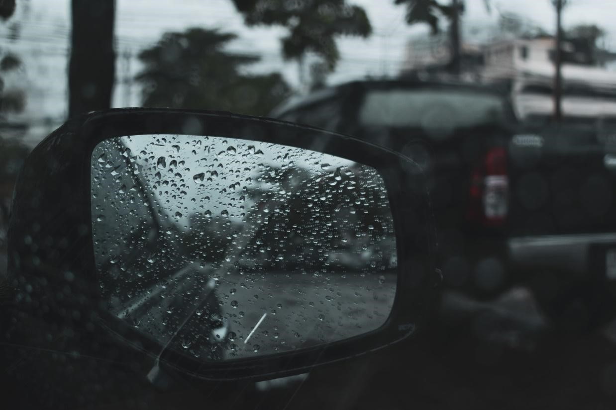 雨の日に運転をする際の注意点 中古車なら グーネット