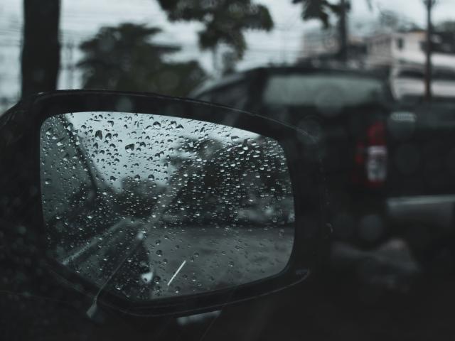 雨の日に運転をする際の注意点 中古車なら グーネット