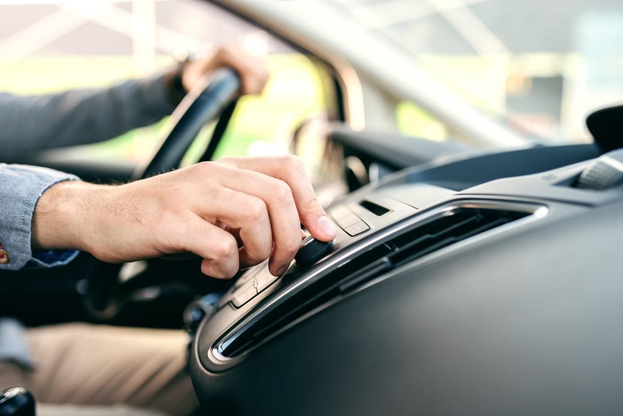 車内で音楽を聴く方法にはなにがある 音楽プレーヤー スマホの接続方法とは 中古車なら グーネット