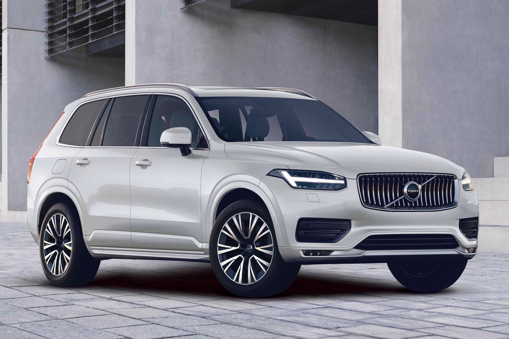 ボルボ Xc60 Xc90に B5 Awd モデルを追加と同時にxc90の限定車を発売 中古車なら グーネット