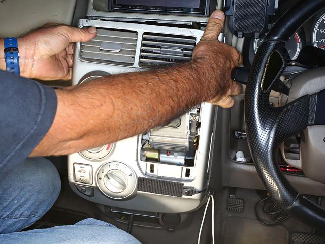 車で曲がる時 カタカタ と異音がする原因と対処法 車検や修理の情報満載グーネットピット