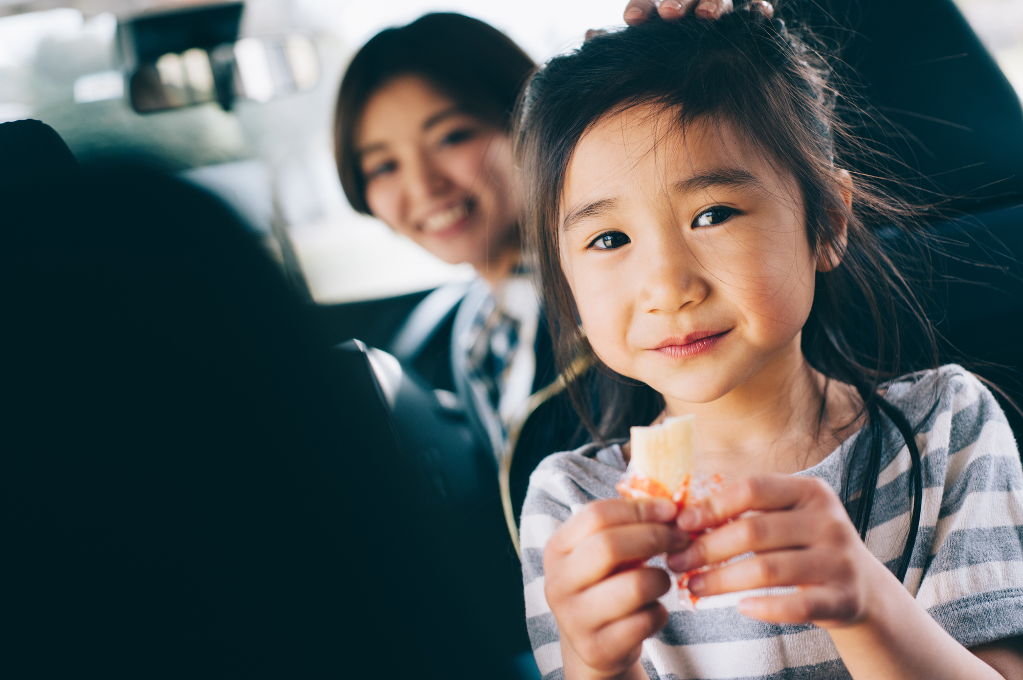 車に常備するお菓子はこれで決まり!選び方やメリットを解説