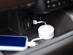 いつでもスマホを充電 車で使える充電器の選び方と注意点 中古車なら グーネット