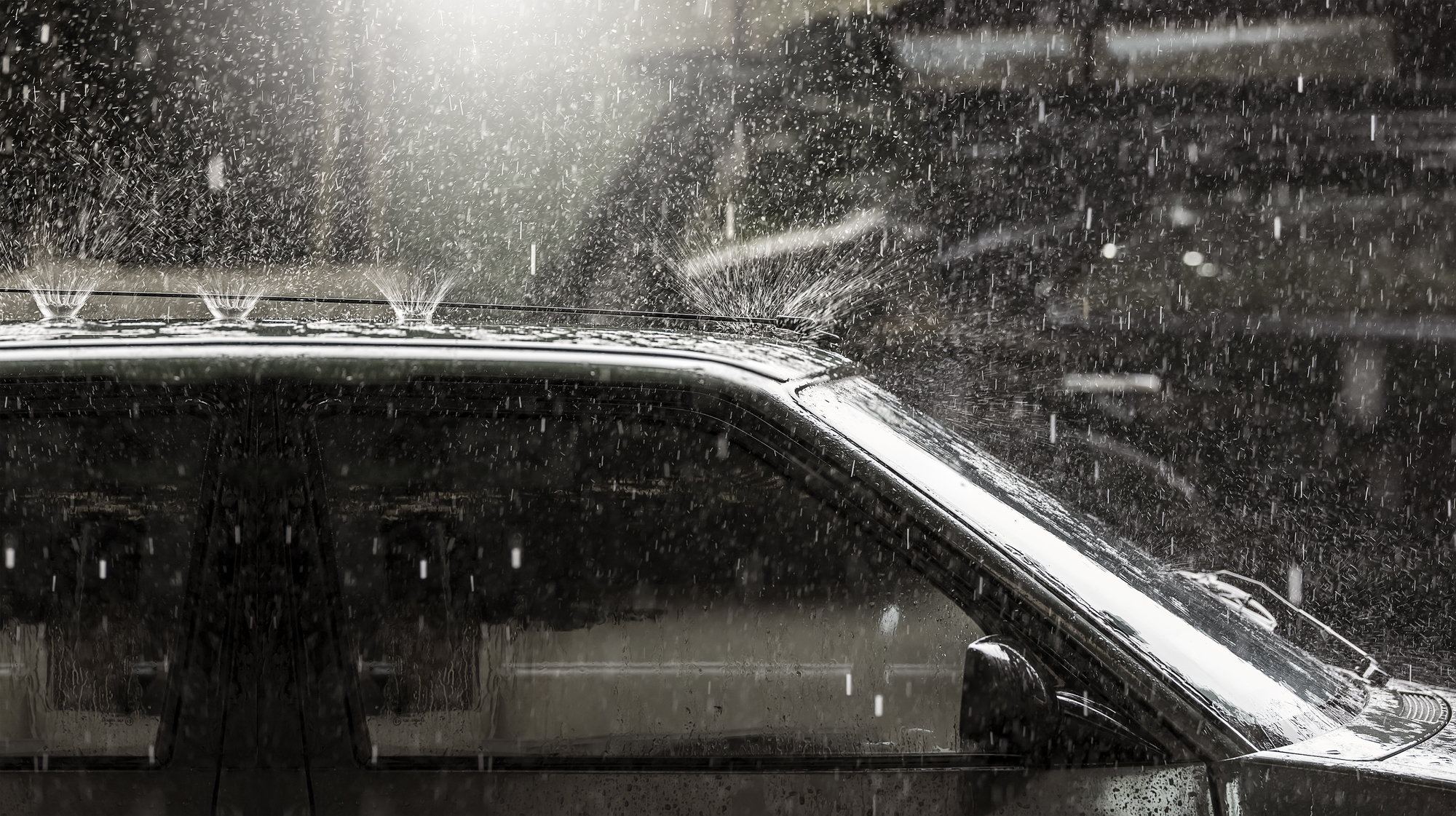 車中泊での雨対策を徹底解説 換気 雨音 雨の日の過ごし方 中古車なら グーネット