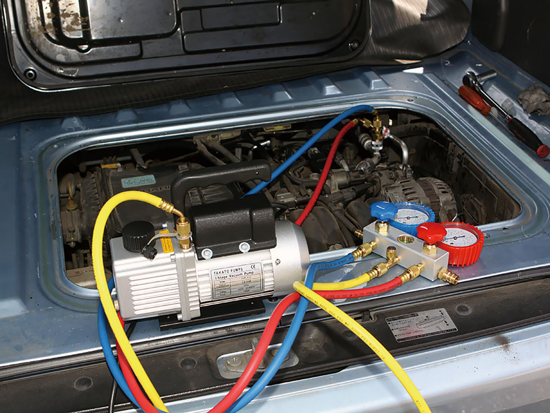 持病エアコンホース交換 エア抜きとガス充填がいちばんのポイント 車検や修理の情報満載グーネットピット