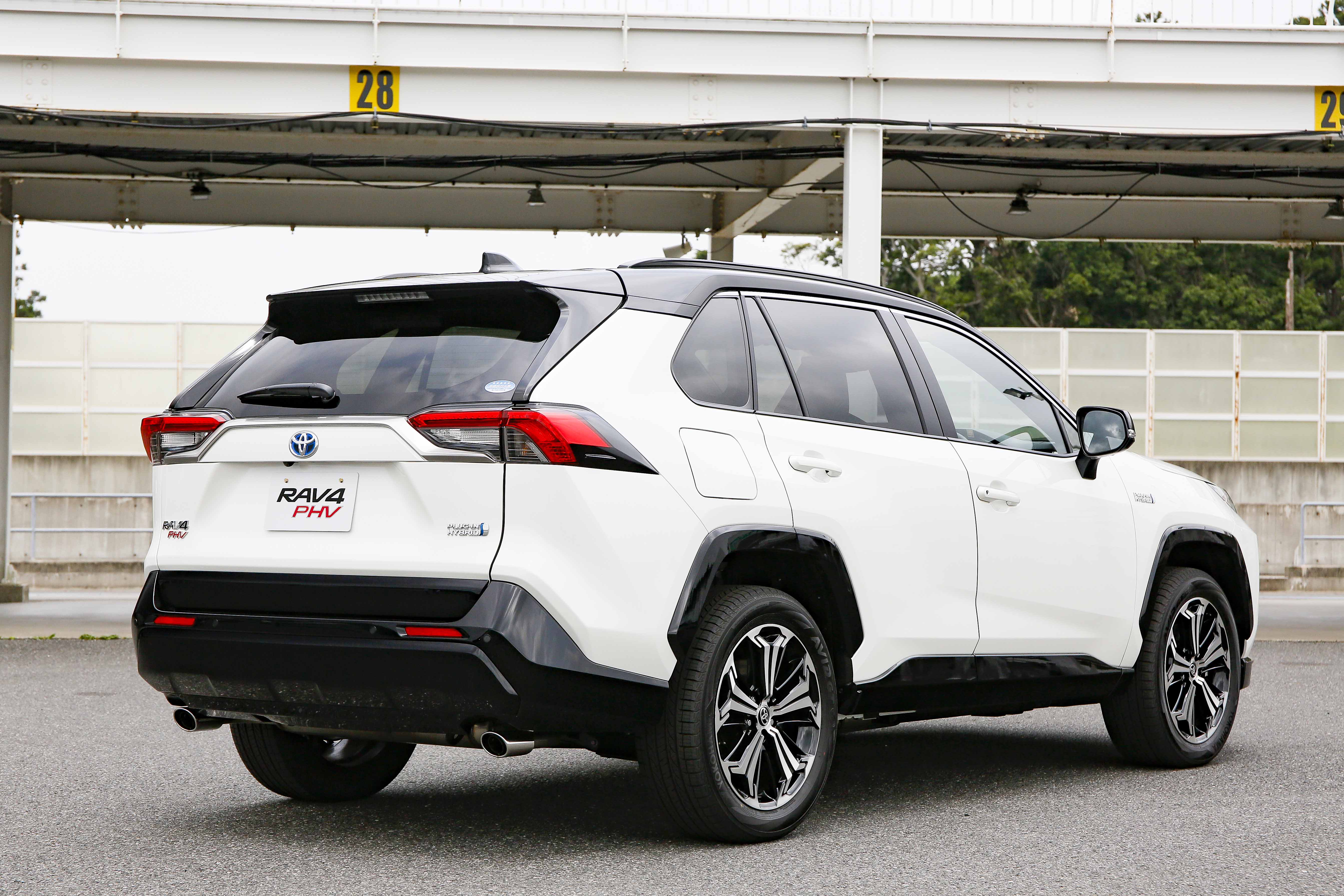 試乗レポート トヨタ Rav4 Phv 電気で走り 給電もできるシリーズのトップモデル 中古車なら グーネット