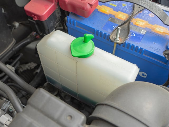 エンジン冷却水の補充 交換方法 不足や漏れはどうやってわかる 車検や修理の情報満載グーネットピット